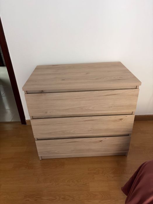 3 Cómodas com 3 gavetas cada