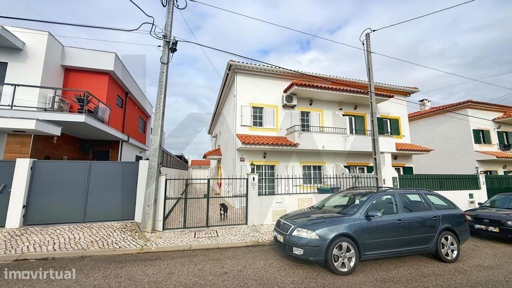 Moradia Geminada T4 – Quinta do Conde (Boa Água)