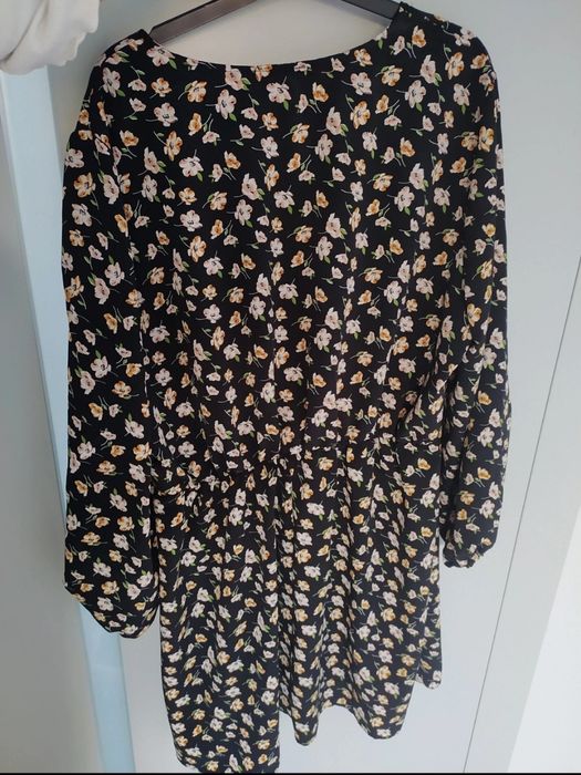 Śliczna sukienka r 48