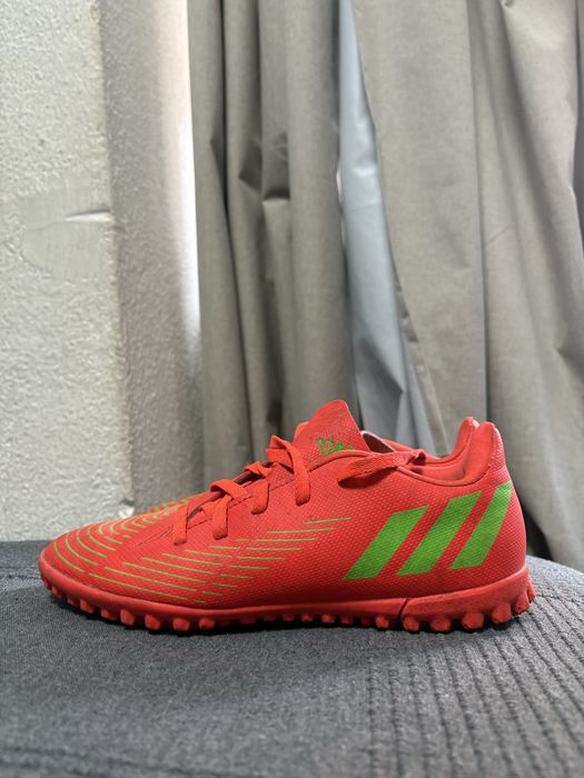 Chuteira Adidas predator vermelha em Bom estado