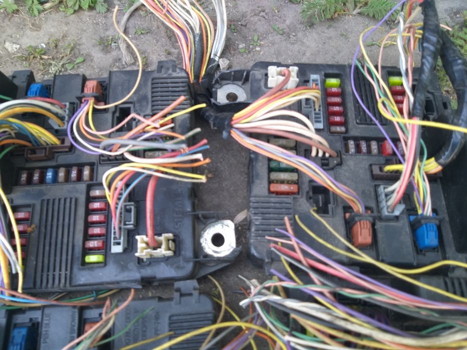 Блоки запобіжників Меган 2, Сценік 2