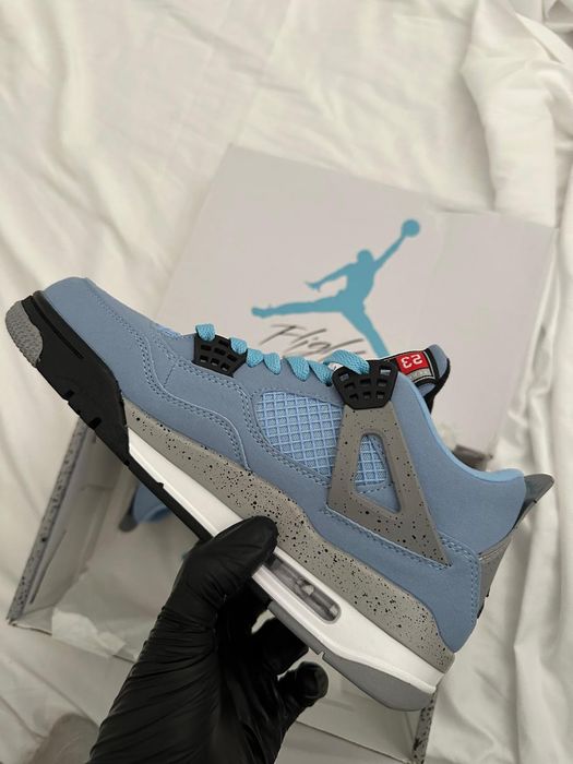 Sapatilhas Jordan 4 University Blue 41/42