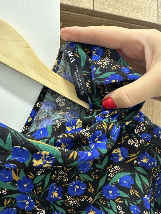 Блуза Zara зі зборкою на рукаві