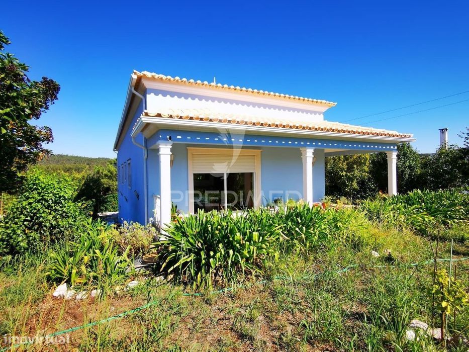 Luxuosa Moradia T4 em Vales, Tomar