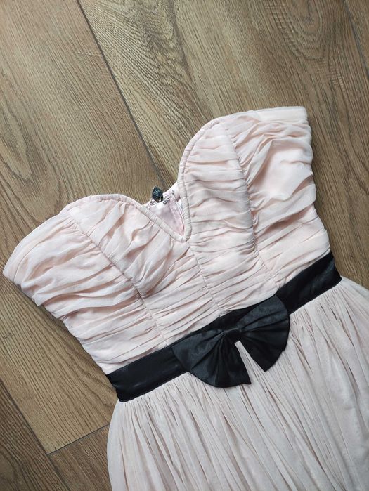 Sukienka tiulowa Lipsy London