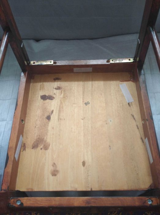 Stare krzesło dębowe PRL