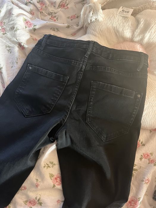 skiny jeansy.