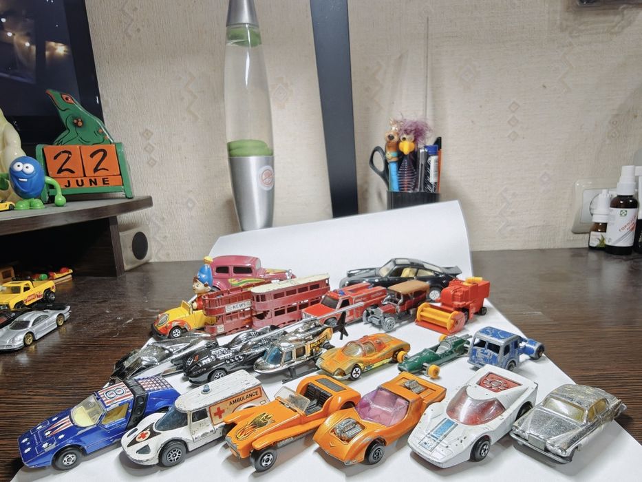 Машинки модели hot wheels matchbox majorette ertl