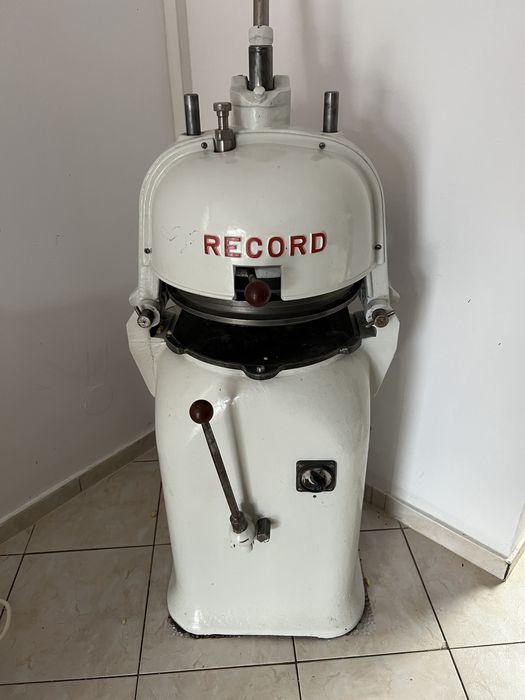 Dzielarka do bulek record