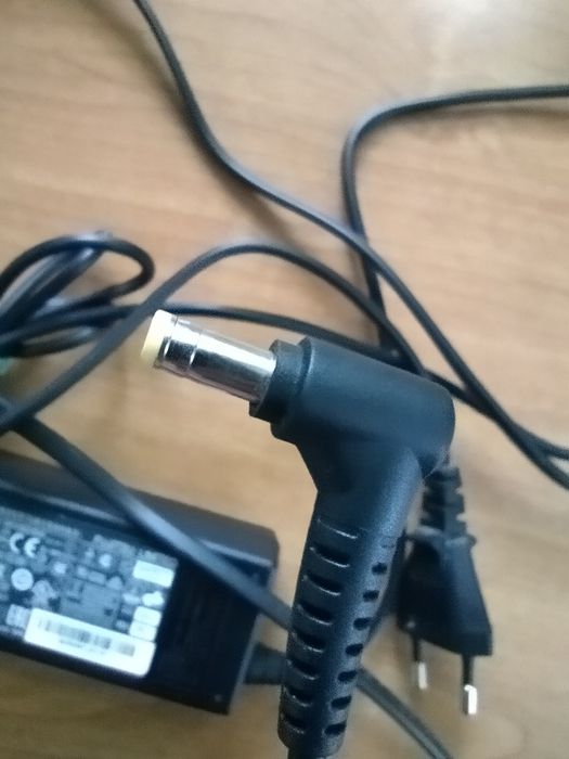 Блок питания/зарядное до ноутбука 19v