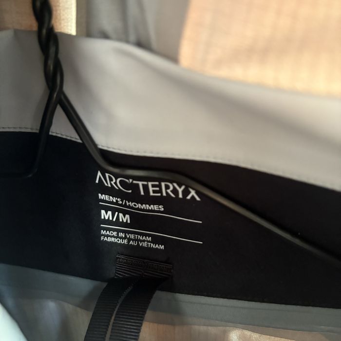 НОВА‼️Arc’teryx Beta AR Jacket (Біло Сіра, розмір M)