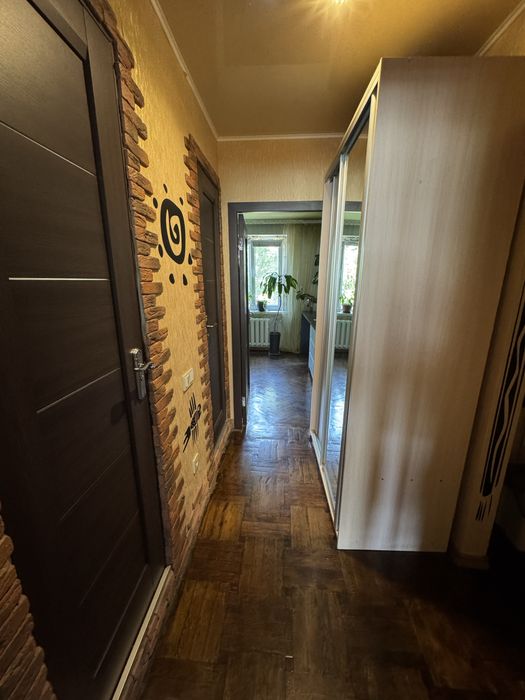 3х комнатная квартира 2/9 Таврический