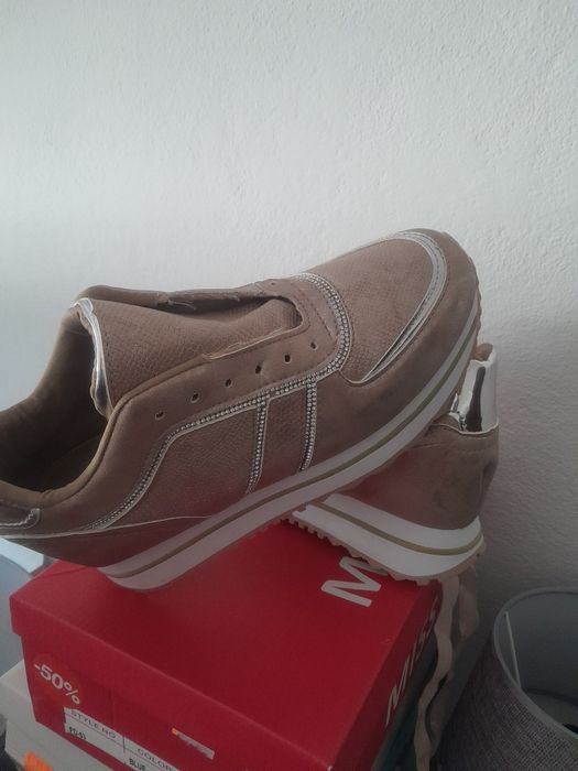 Sapatos nr 40 todos novos