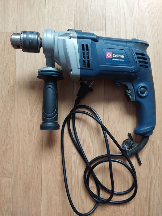 Celma wiertarka z udarem
