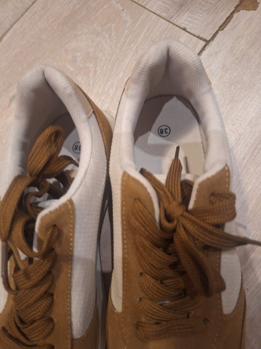 Adidaski stan bardzo dobry 38