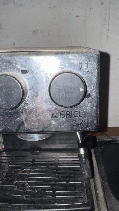 Кавомашина на один холдер з капучінатором та кавомолкою