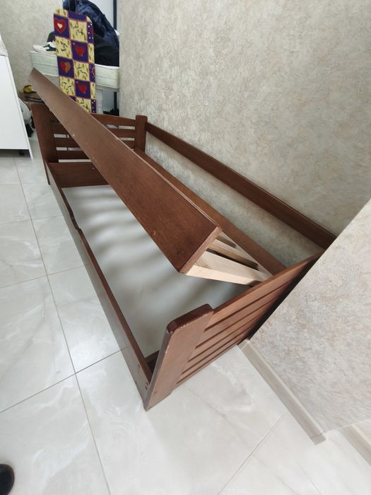 Ліжко 205*98 з матрацом