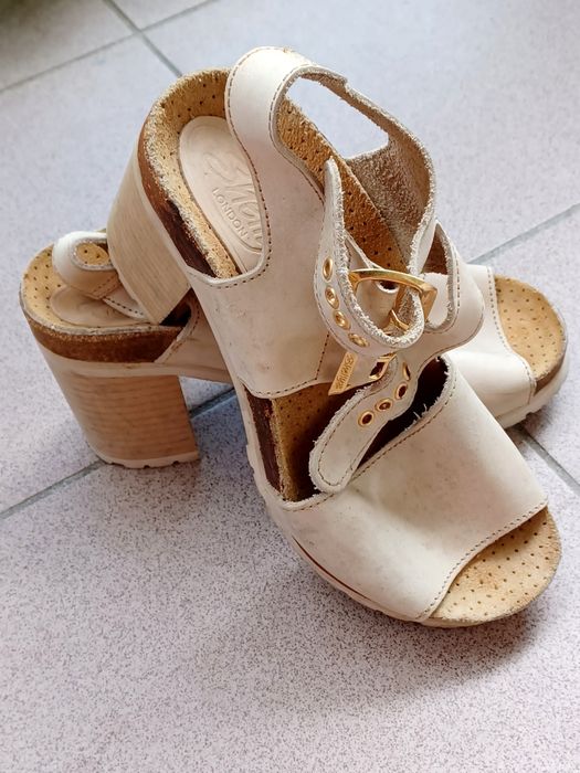 Sandałki skórzane Shellys London 40