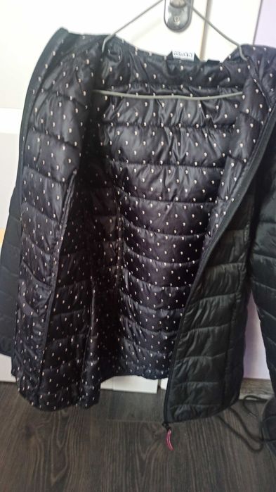 Жіноча курточка на сінтапоні