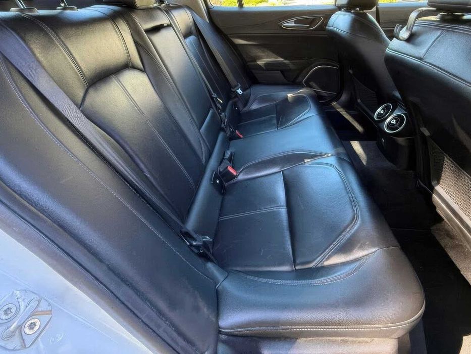 Alfa Romeo Giulia      2018