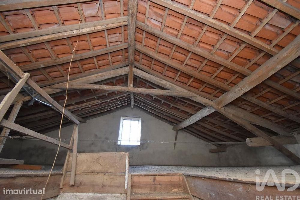 Casa tradicional T3 em Miranda do Corvo de 220,00 m2