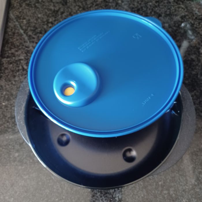 Tupperware com divisória447060947564636163