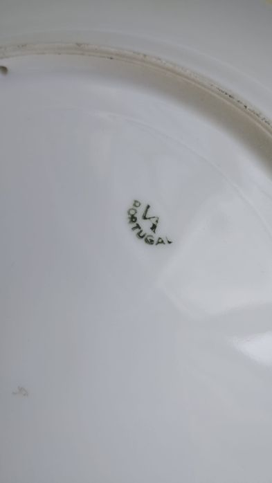 VISTA ALEGRE - prato em porcelana portuguesa com reprodução da Santa C