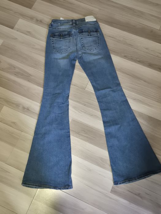 Джинси Stradivarius 34р