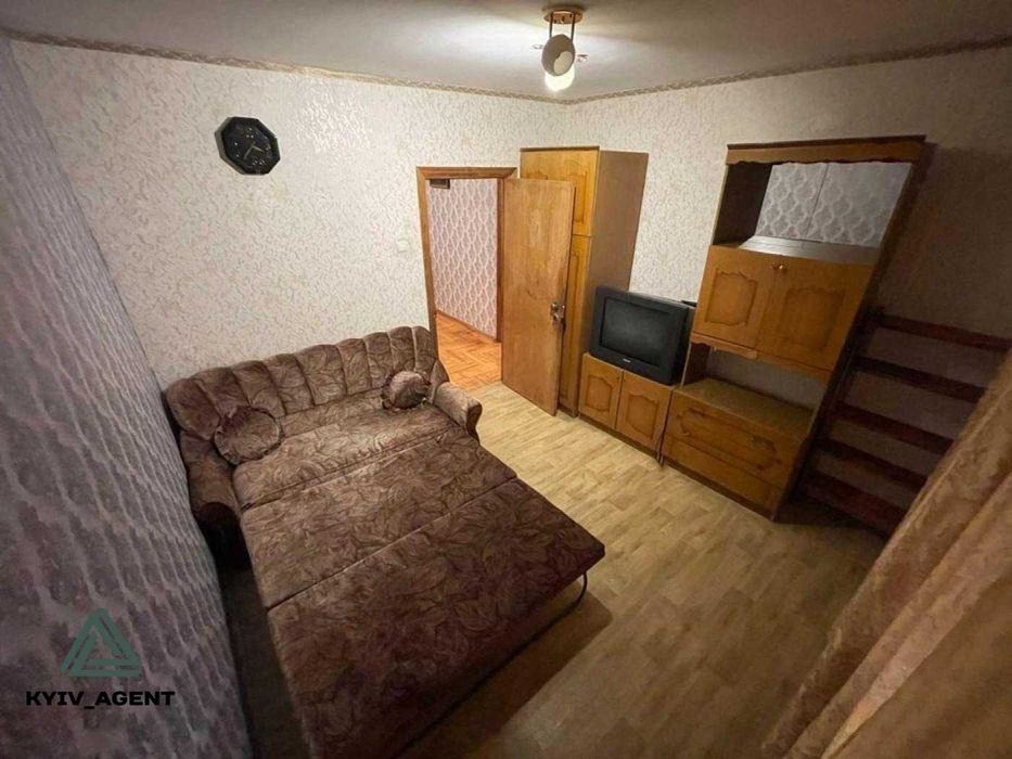 4 окремі кімнати по вул  Олександри Екстер 12 ! Низький поверх