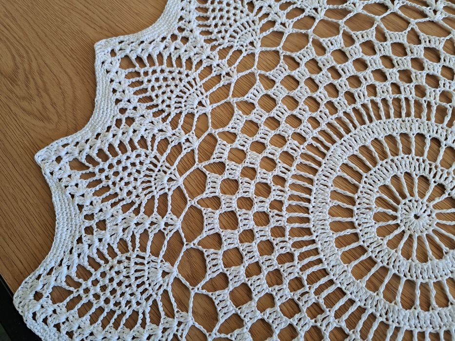 Serweta wykonana na szydełku 57 cm