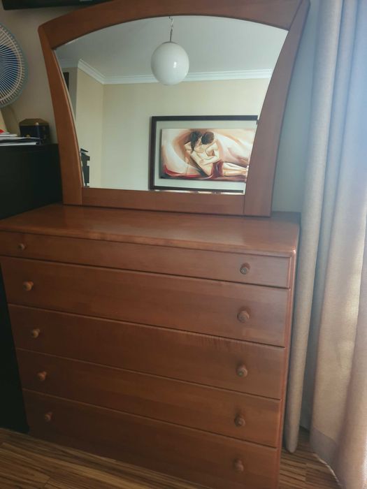 Cómoda em Cerejeira