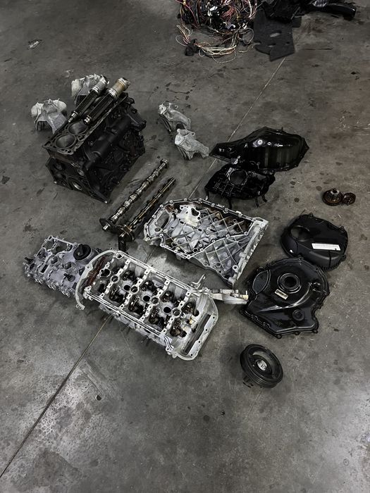 Запчастини двигуна Блок Колінвал розпредвал балансир Audi A4 B8 A5
