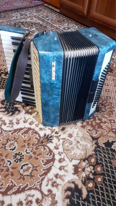 Баян ЗАРЯ 2 продам