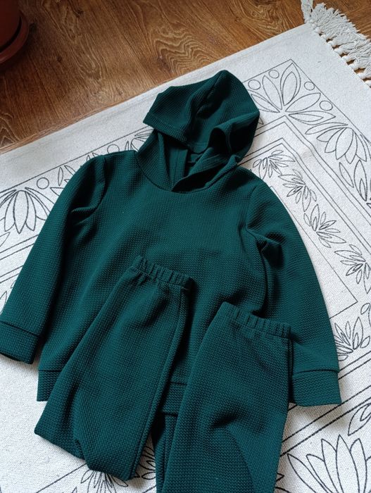 Костюм для хлопчиків та дівчаток 3-4 роки