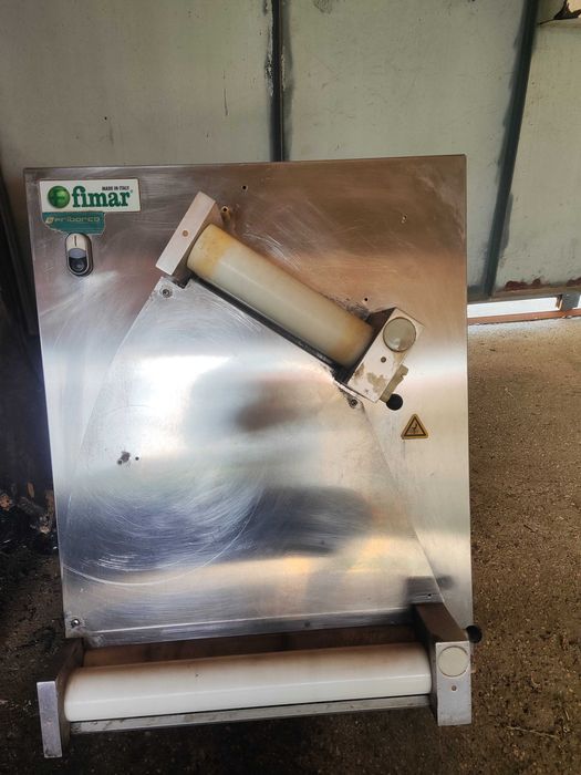 Máquina de esticar massa de pizza