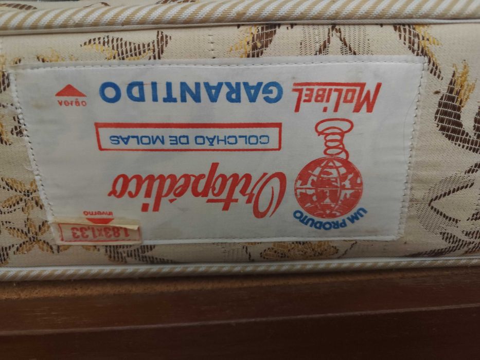 Cama com colchão ortopédico - bom estado