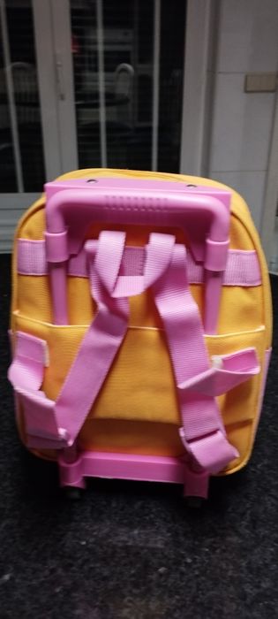 Mochila com rodinhas e pega  extensível