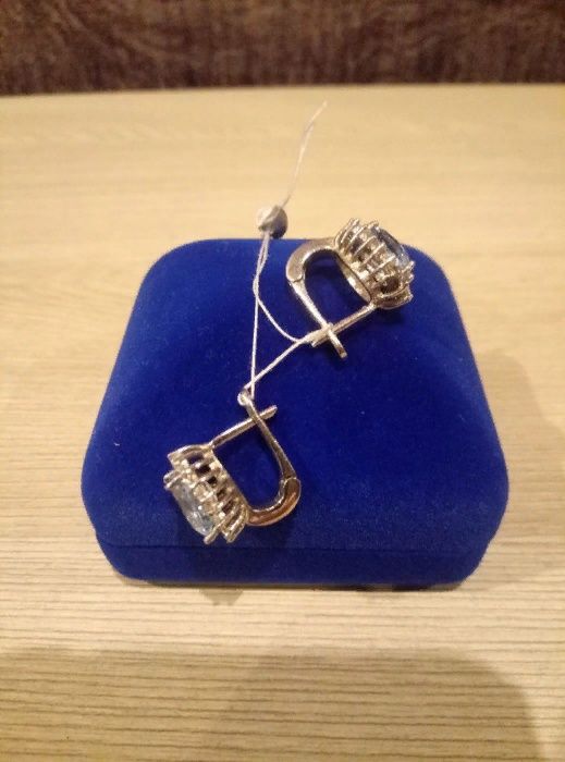 Серьги серебряные с топазом