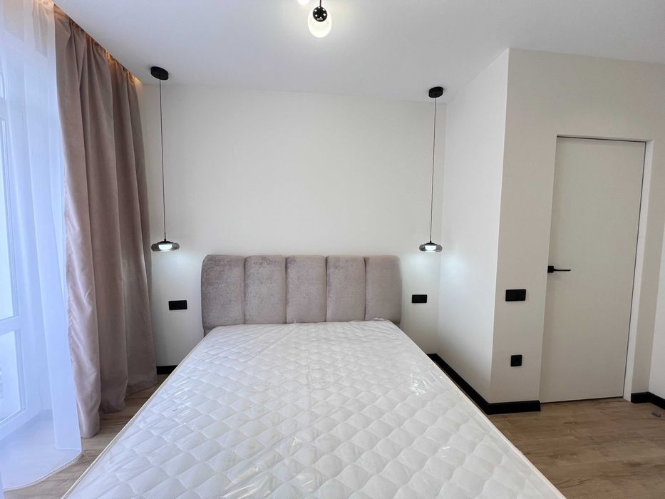 ТОПОВА євроТРІЙКА в районі центру повністю укомплектована