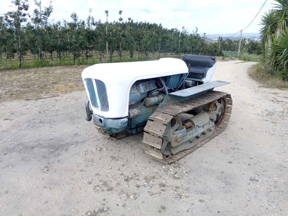 Trator de rastos (lagarteiro) lamborghini