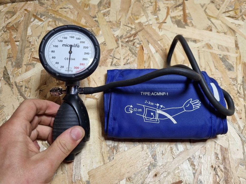 Тонометр Microlife BP AG1-40