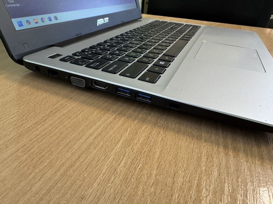 Ноутбук Asus X555UA i7-6500u