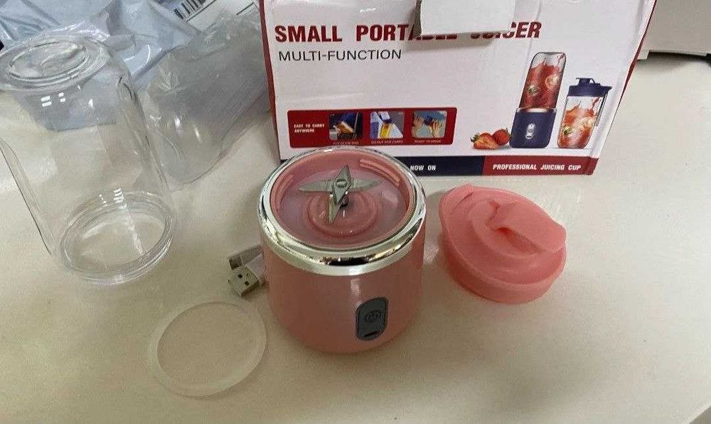 Міні фітнес блендер на аккумуляторі та USB зарядкою.