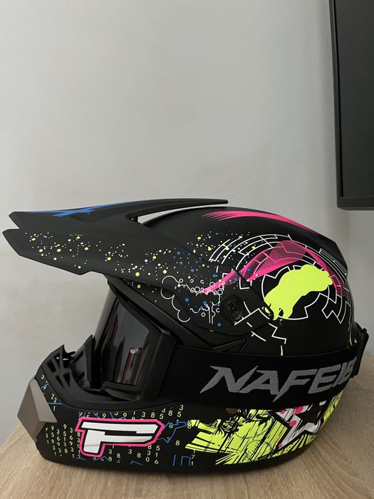 Терміново продам повністю новий кросовий шлем.