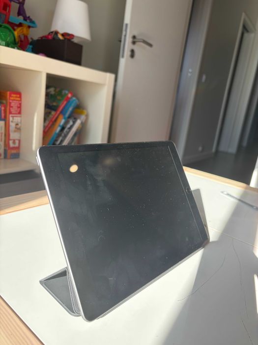 iPad 8.ª geração 32 GB Wi-Fi + Apple Pencil 1 + capa