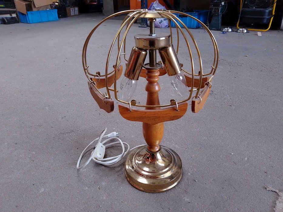 Lampa witrażowa stołowa stojąca