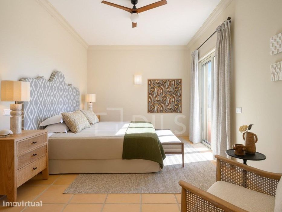 Moradia T3 com terraço e arrecadação no Monte Rei Golf & Country Club