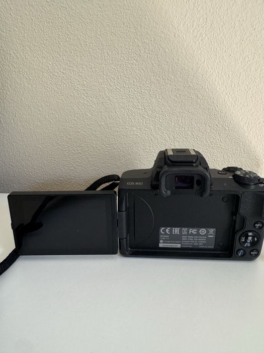 Canon EOS M50 c/ lente 15-45mm