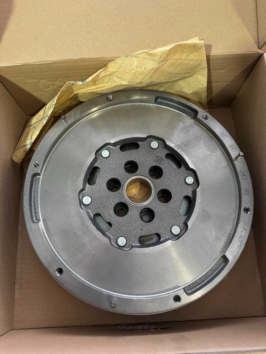 Маховик, зчеплення, вижи. 308 1.6HDI C4 1.6HDI 9818024380 6ст.механіка