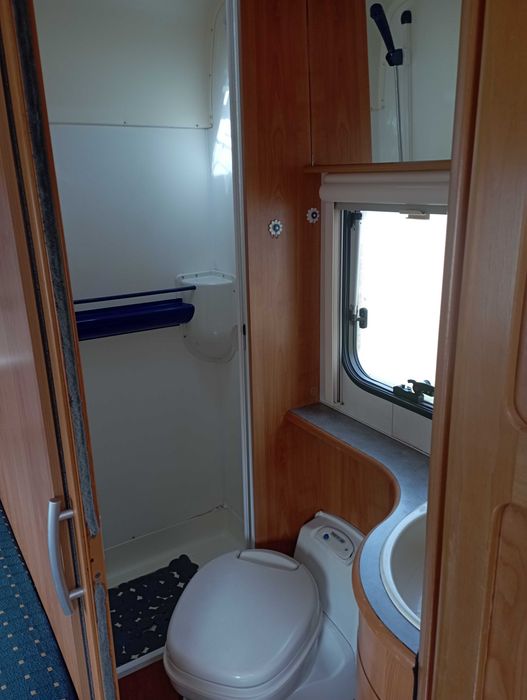 Autocaravana pronta a circular